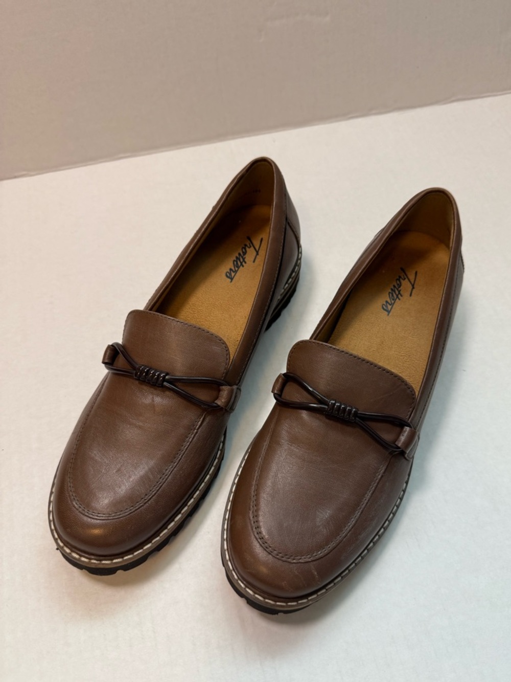 Trotters Fiora Loafer Dark Taupe 8 /A24